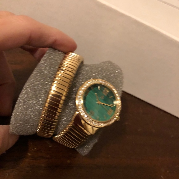 Colleen Lopez Round "Malachite" Dial Coil Wrap - Picture 7 of 8